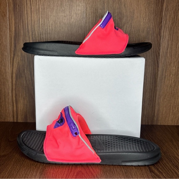 🔥🔥🔥Nike Black and Red Slide Sandals with Purple Accents Size: 11🔥🔥🔥 - Picture 3 of 9